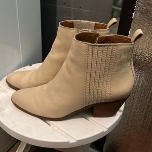 Frye & Co Cream Ankle Booties